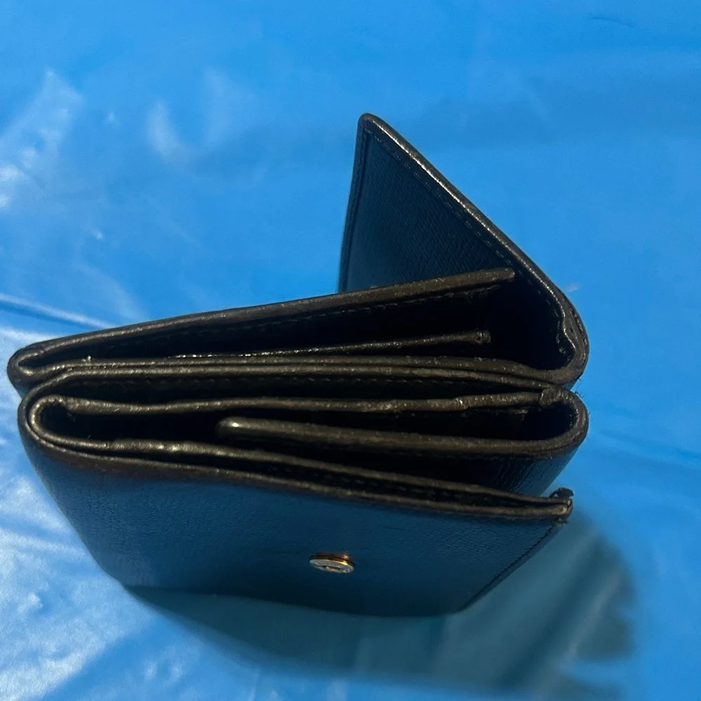 CHANEL Black Caviar Leather Compact Wallet with Gold CC Medallion - Picture 3 of 8